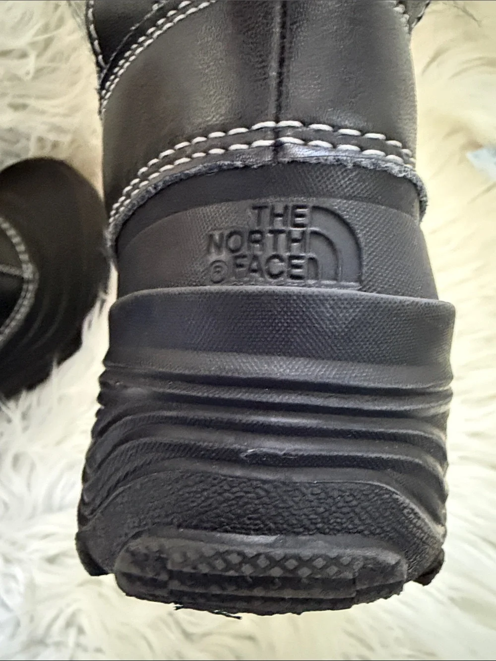 The North Face Alpenglow IV Kids Winter Snow Boots Size 5